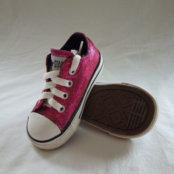 Converse Other - Chuck Taylor All Star Sparkle Low Top size 5 (EUC)
